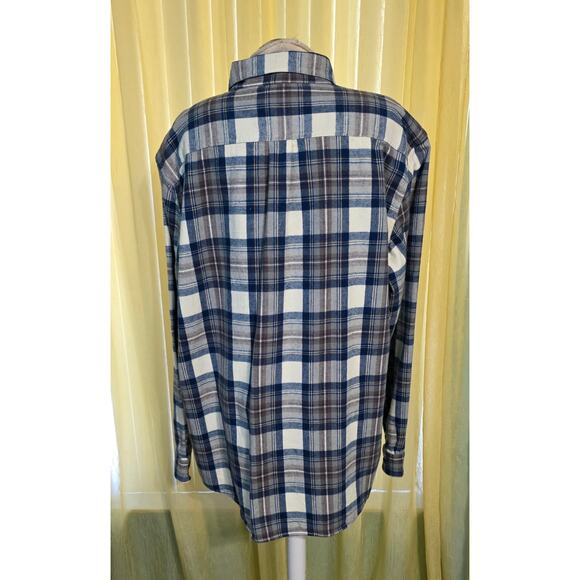 L.L. Bean Scotch Plaid Flannel Shirt Size XLarge Traditional Fit - Picture 2 of 4